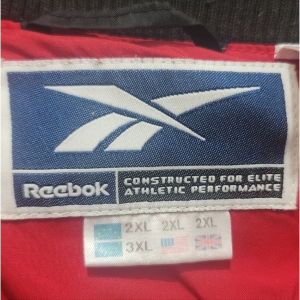 2X reebok Wisconsin football pull over - Picture 4 of 4
